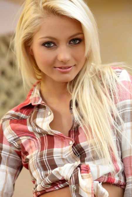 Annely Gerristen In a plaid shirt