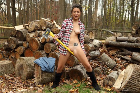 Daisy Summers Sexy lumberjack