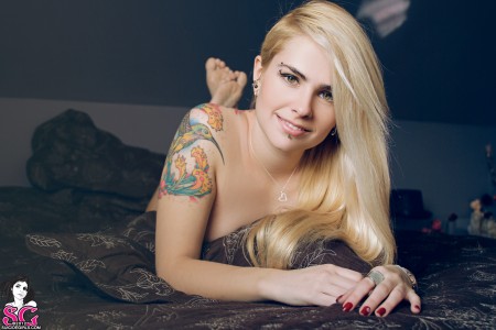 Icasso - All We Need Is Love, blonde, tattooed