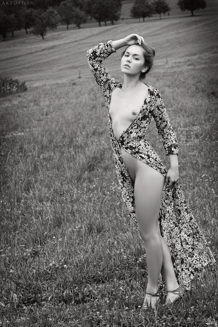 Angelika A Nude elegance