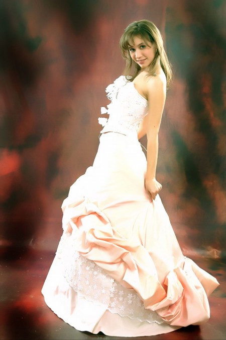 A young bride Marishka could not resist A photo shoot