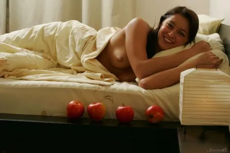 Apples In Bed