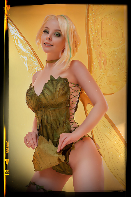 Tinker Bell cosplay